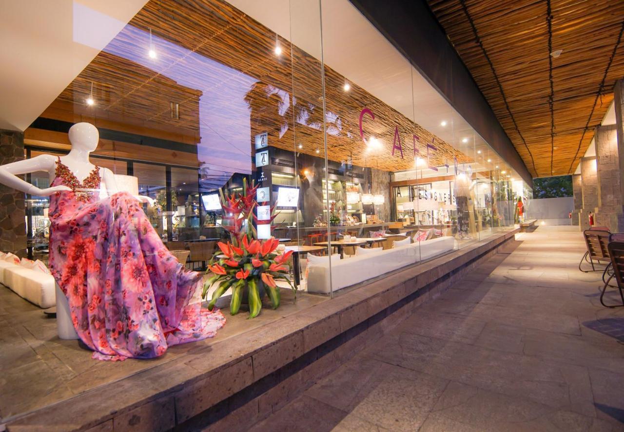 Ts Suites Seminyak Exterior foto The interior of the shopping mall